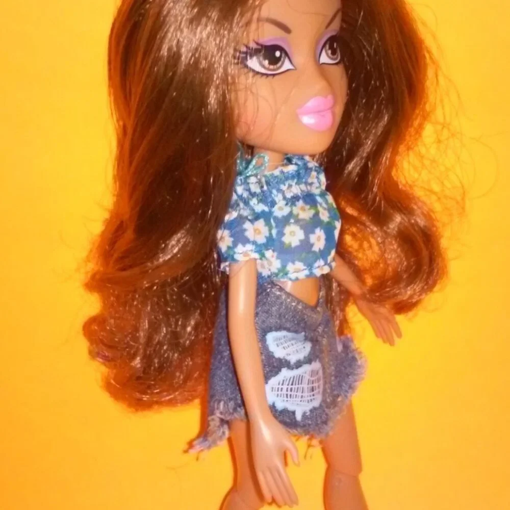Bratz doll hello my name is Yasmin